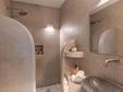 baño en el hotel Blue Harpist Koufonisia